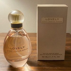 Lovely - Sarah Jessica Parker perfume